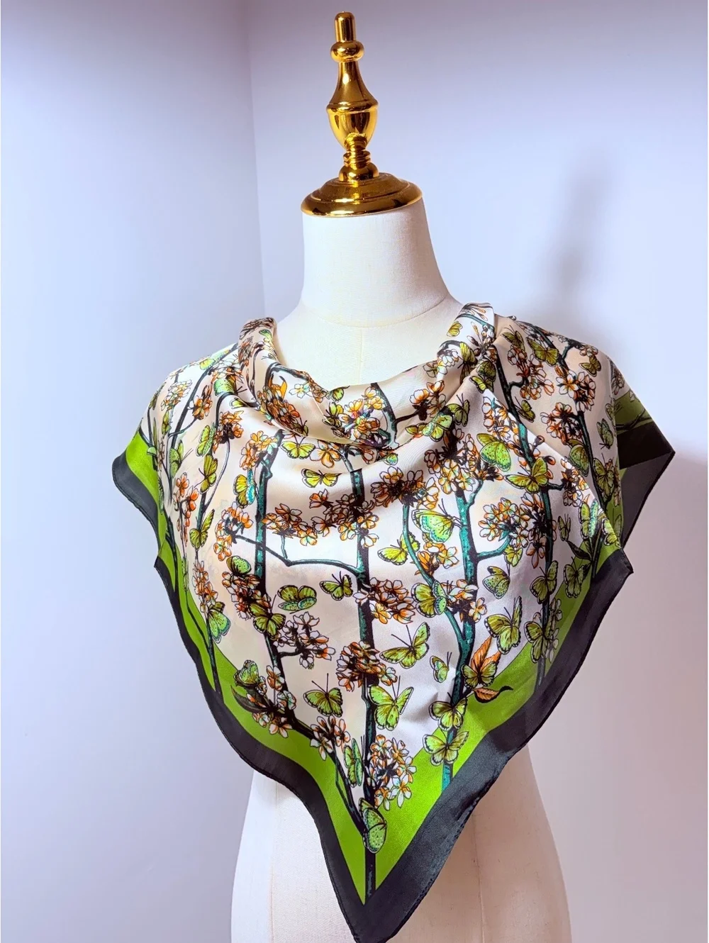 Elegant Floral Pattern Scarf with Green and Black Border
